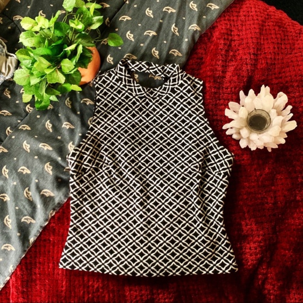 NWOT Mossimo Jacquard style crop top